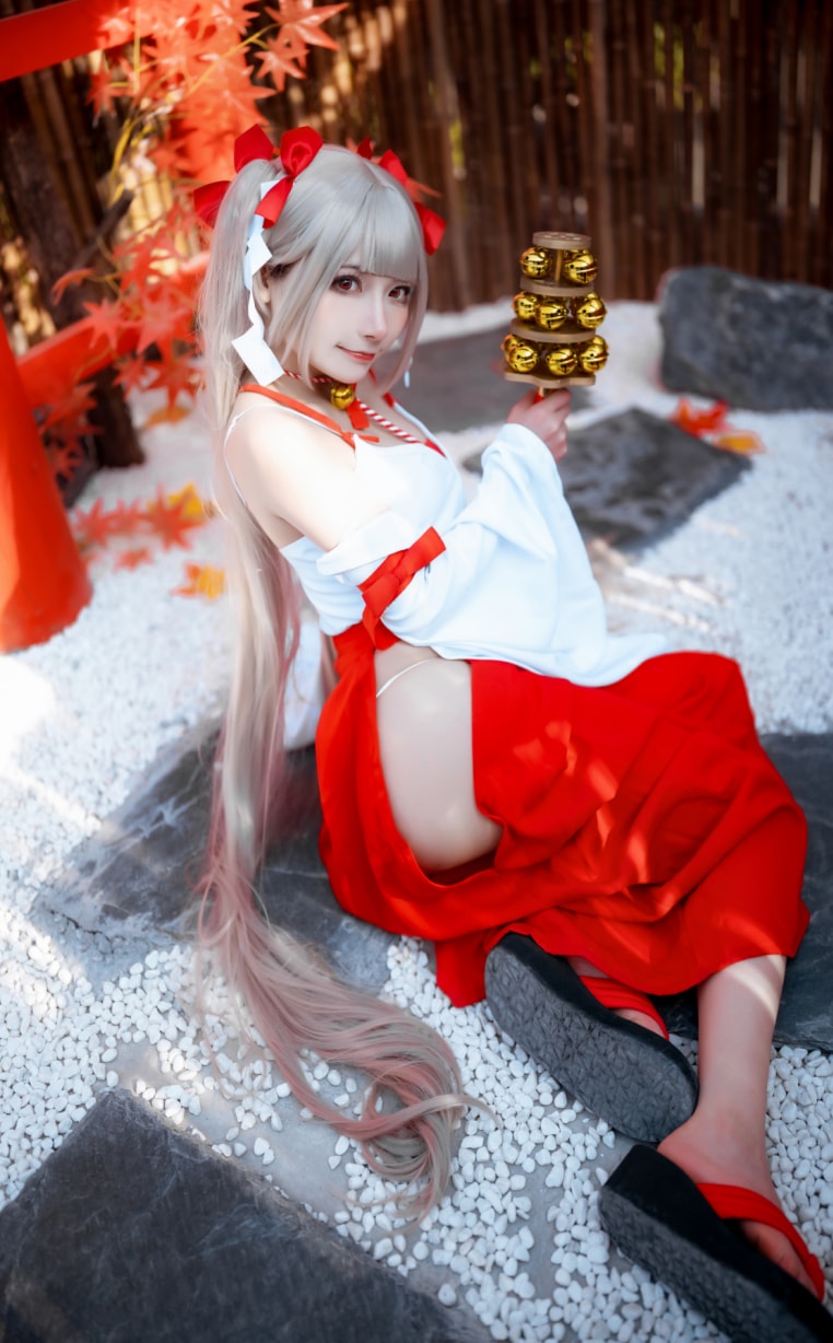 是三不是世w –#碧蓝航线 可畏巫女--收藏作品！