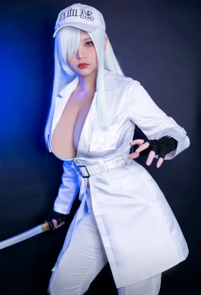 工作细胞COSPLAY：Hana Bunny化身性感“白血球”惊艳亮相