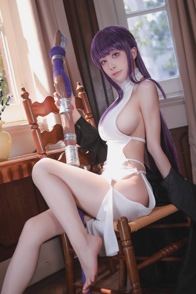 葬送的芙莉莲COSPLAY：水淼aqua完美演绎菲伦的性感魅力